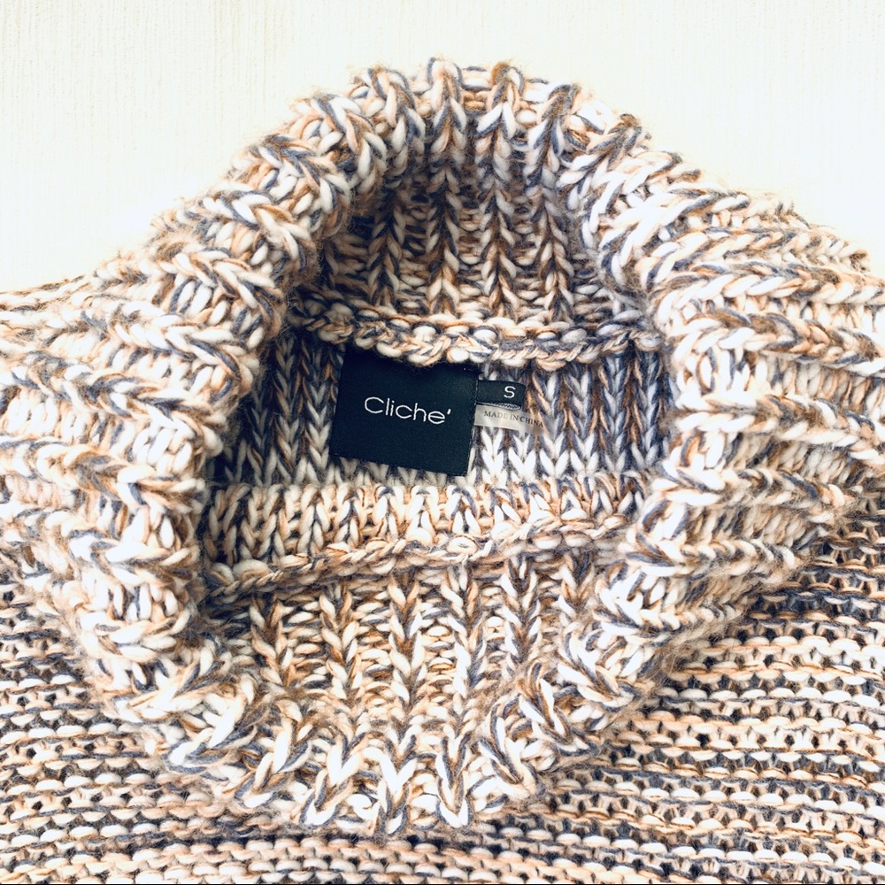 Cliché Sleeveless Cowl-neck Sweater - Picture 7 of 8